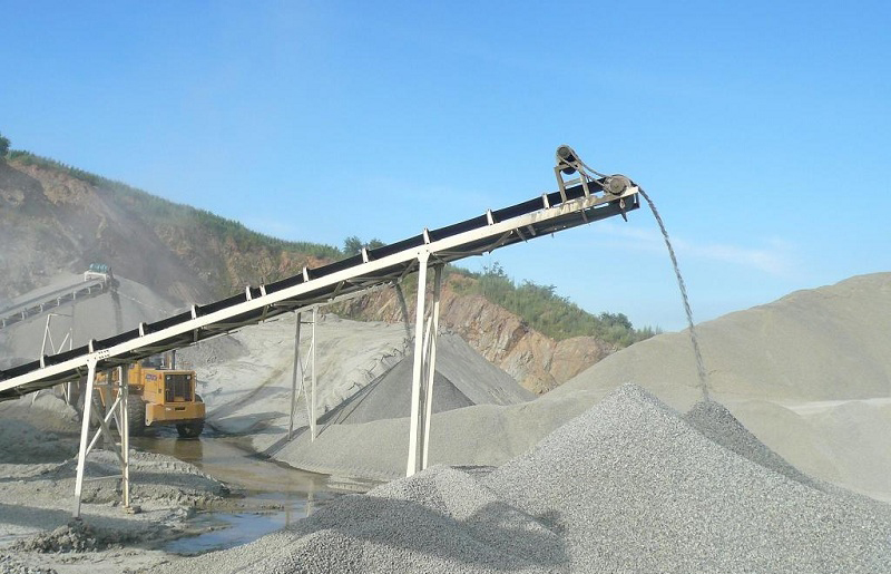 Sand and gravel plant belt conveyor: conveying capacity, durability, long life